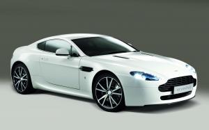 Aston Martin V8 Vantage N420 2010 года